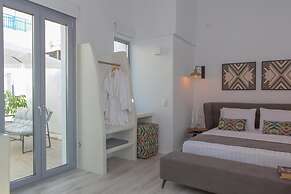 Naxos Riviera Suites