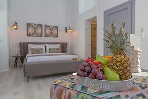 Naxos Riviera Suites