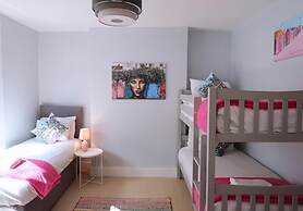 The Townhouse By My Getaways Free Parking