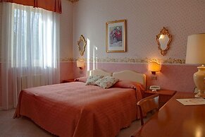 Hotel Miralago