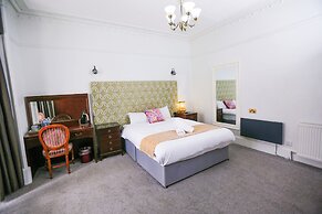 Lovat Hotel