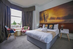 Lovat Hotel