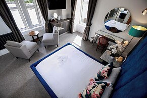 Lovat Hotel