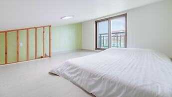 Gangneung Haewadal Pension