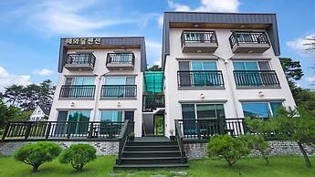 Gangneung Haewadal Pension