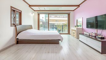 Gangneung Haewadal Pension