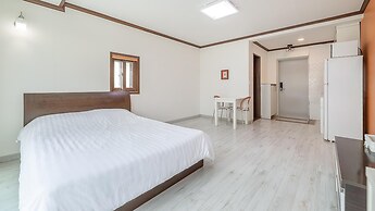 Gangneung Haewadal Pension