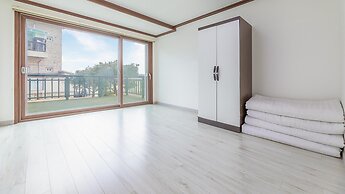 Gangneung Haewadal Pension