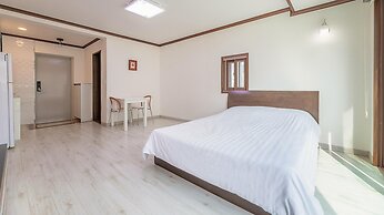 Gangneung Haewadal Pension