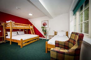 Loch Ness Bunk Inn