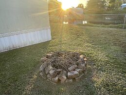 Canal Cottage Just Off The Rim Canal 2 Bedroom Cottage by RedAwning