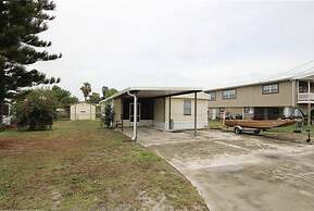 Canal Cottage Just Off The Rim Canal 2 Bedroom Cottage by RedAwning