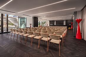Cardo Brussels, Autograph Collection