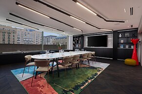 Cardo Brussels, Autograph Collection