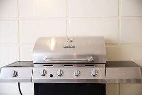 Luxury 3-bed Villa, St James, Near Beach & Gym