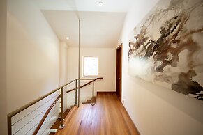 Luxury 3-bed Villa, St James, Near Beach & Gym