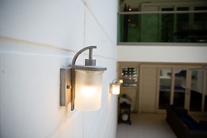 Luxury 3-bed Villa, St James, Near Beach & Gym