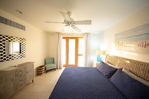 Luxury 3-bed Villa, St James, Near Beach & Gym