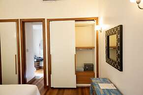 Luxury 3-bed Villa, St James, Near Beach & Gym