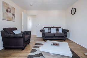 Captivating 3-bed Apartment in Grays