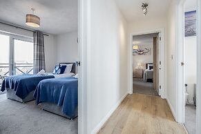 Captivating 3-bed Apartment in Grays