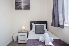 Captivating 3-bed Apartment in Grays