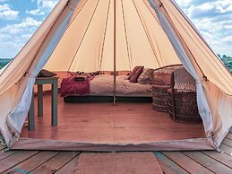Immaculate Lotus Belle Tent Retreat, North Devon