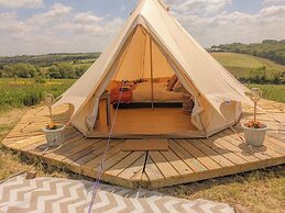 Immaculate Lotus Belle Tent Retreat, North Devon