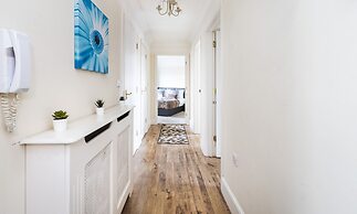 Stunning 2-bed Apartment in Grays