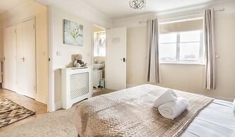 Stunning 2-bed Apartment in Grays