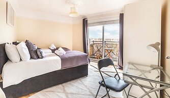 Stunning 2-bed Apartment in Grays