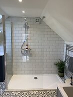 Dragon Orchard Retreat