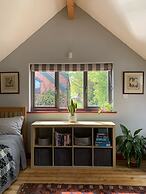 Dragon Orchard Retreat