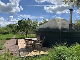 Dragon Orchard Retreat