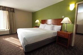 Quality Inn & Suites Downtown Mansfield