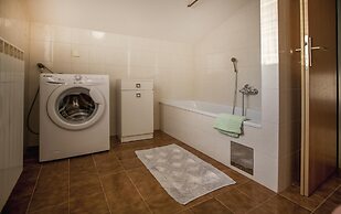 Cademia Two-bedroom Apartment 2