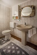 Cademia Two-bedroom Apartment 2