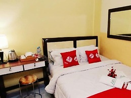 Beautiful Deluxe Room With Ac and Wifi Well Located in Bogor