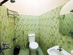 Beautiful Deluxe Room With Ac and Wifi Well Located in Bogor