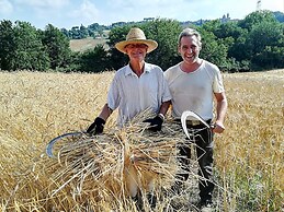 Fattoria Santa Vittoria Apartment Gazza