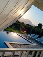 Villa in a Pomagranate Orchard