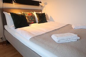 Luxury Business 2 Rooms Apartment up to 3 People By City Living