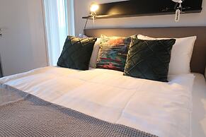 Luxury Business 2 Rooms Apartment up to 3 People By City Living - Umam