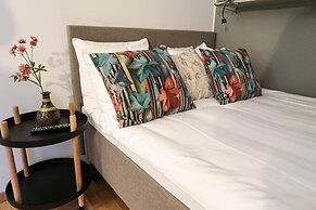 Luxury Business Studio Apartment Street View - Cityliving Umami