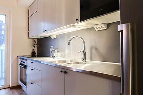 Luxury Business Studio Apartment Street View - Cityliving Umami