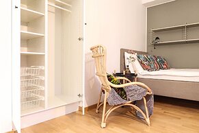 Luxury Business Studio Apartment Street View - Cityliving Umami