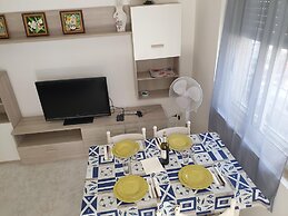 Detached House on the Ground Floor in San Foca Ll77