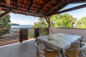 Seafront Spacious Apartment Spazzio