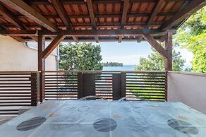 Seafront Spacious Apartment Spazzio