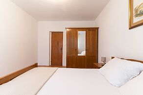 Seafront Spacious Apartment Spazzio